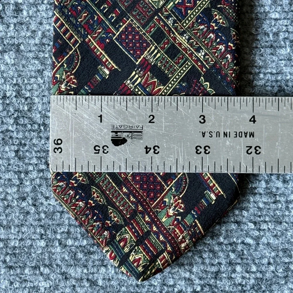 Metropolitan Museum‎ of Art Mens Silk Tie Geometric Tapestry Red Green Black USA
